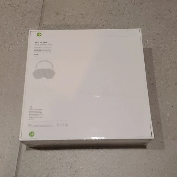 AirPods Max - Starlight USB-C - Picture 2 of 7